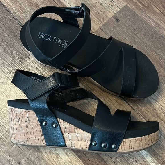 Black Wedges - Picture 1 of 3
